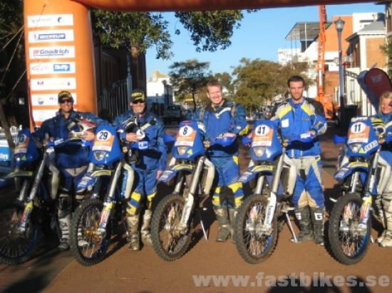 fb_husaberg_team_start_podium