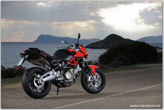 tn_motocykly-aprilia-shiver-750-2010_4