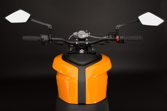 2013 zero_ds_detail_rider_view_1800x1200_press