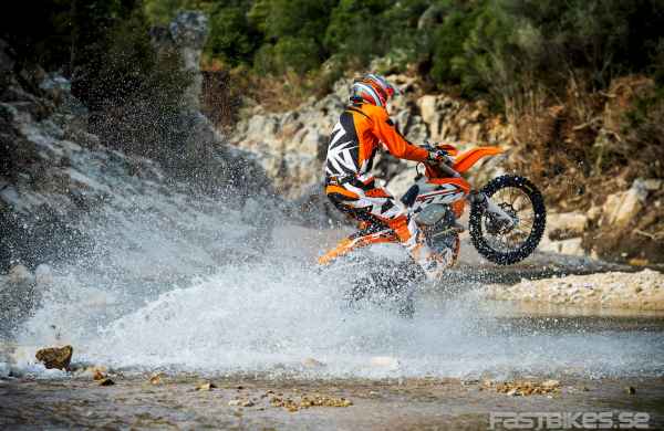 Action1 450EXC_MY15_dafe_B