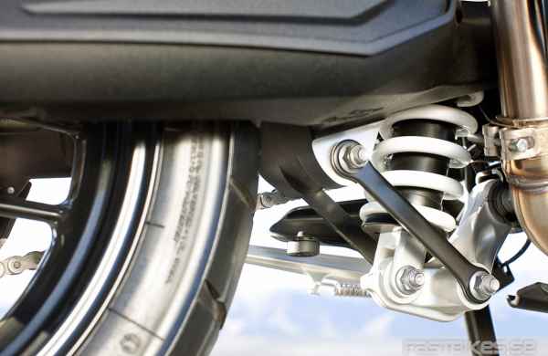 MY15 XRx_Detail_6_Suspension