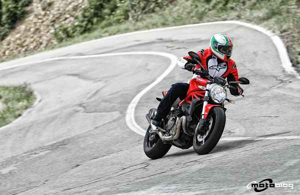 ducati-monster821-16