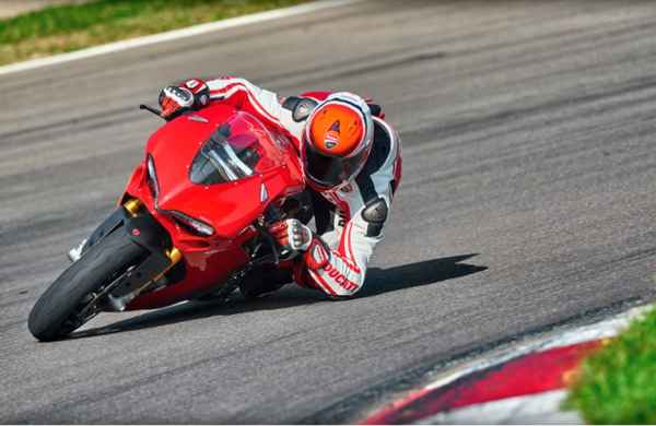 2015-ducati-1299-panigale-s-7