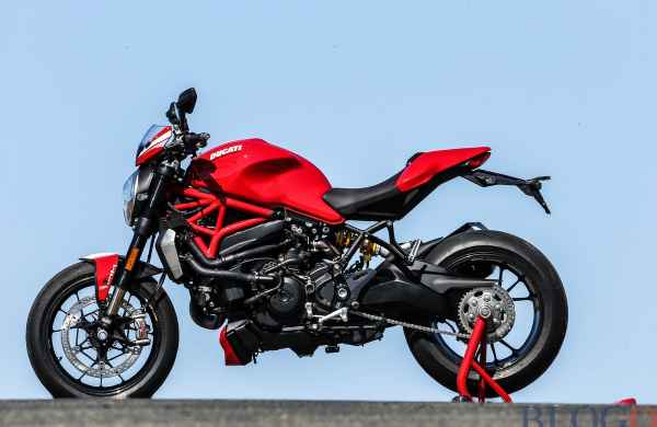 test-ducati-monster-1200-r-55