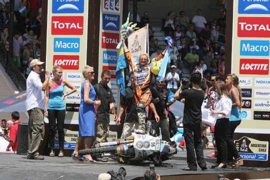 fb_Dakar2011_AnnieSeel_podium1