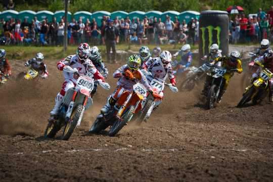 110703_MX-VM_Uddevalla_0445_start_MX1_heat1_Rui_Goncalves-999_Antonio_Cairoli-222